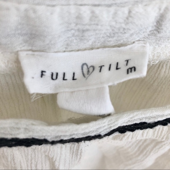 3/$15 Full Tilt Cropped Tank Top - Picture 3 of 4